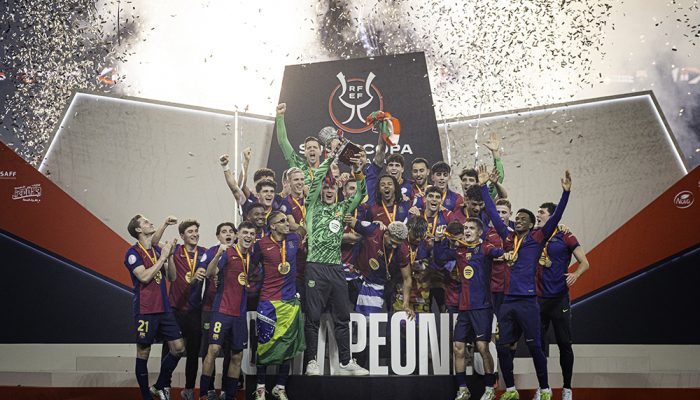 Real Madrid 2-5 Barcelona, Sepuluh Pemain Blaugrana Menangkan Piala Super Spanyol