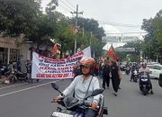Ratusan Massa GPI Aksi di Kejaksaan Negeri Blitar Dukung Program 100 Hari Kerja Presiden Prabowo dan Wakil Presiden Gibran