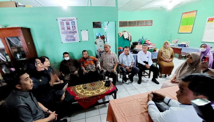 Guru Suruh Siswa Duduk di Lantai Jadi Panjang Ceritanya, Komisi II DPRD Medan Kunjungi Sekolah Abdi Sukma