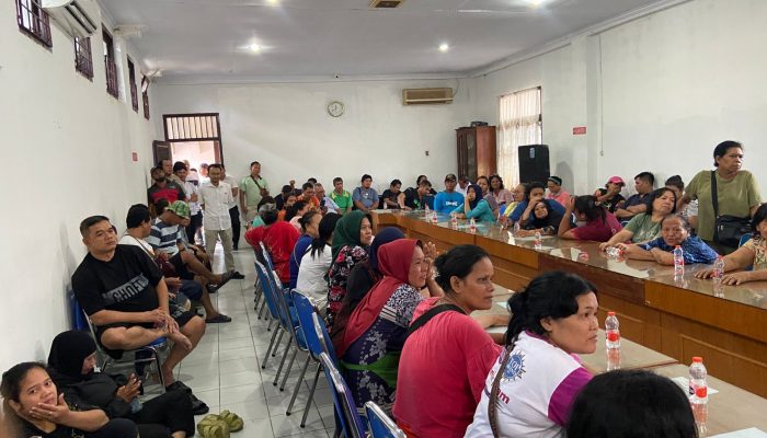 Pedagang Pasar Petisah Tolak Pemasangan Portal Parkir, Salomo T Pardede Respon Aspirasi