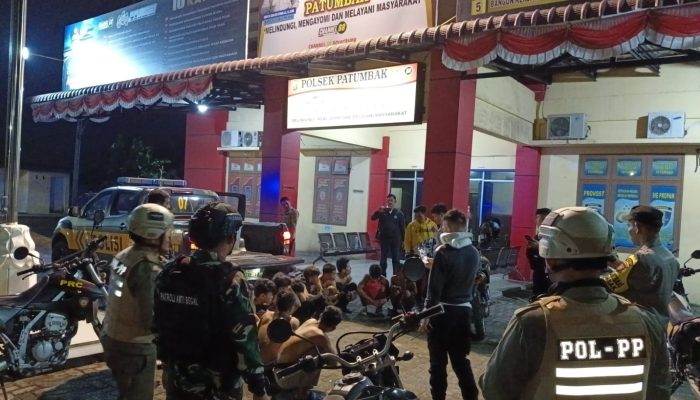 Tim Anti Begal Kodam I/Bukit Barisan Cegah Tawuran di Depan Kampus Nomensen Medan