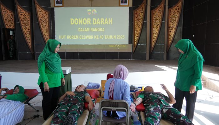 Korem 032/Wbr Gelar Aksi Sosial Peringati HUT ke-40 dan HUT ke-79 Persit KCK