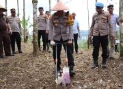 Polres Pakpak Bharat Tanam Benih Jagung Serentak, Dukung Ketahanan Pangan Nasional