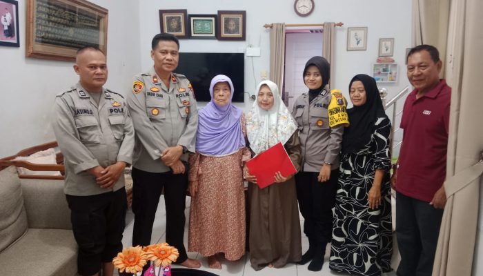 Kapolsek Patumbak Berikan Tali Asih kepada Keluarga Alm. Aiptu Amirsyah