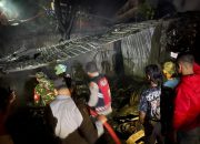 Kebakaran Melanda Pelataran Pedagang dan Rumah Warga di Pasar Sibolga Nauli