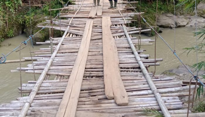 Udah Puluhan Tahun Jembatan Kami Gitu-Gitu Aja, Mana Perhatian Pemerintah?