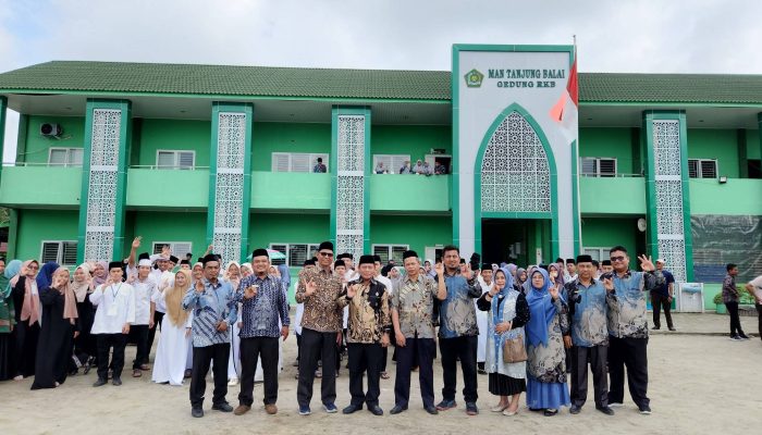 Wali Kota Tanjungbalai Lepas Peserta Didik MAN untuk Program Belajar Langsung dengan Masyarakat 2025