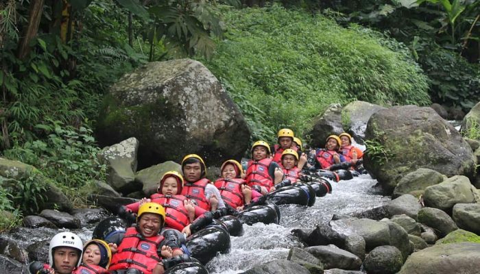 Berani Coba! Petualangan Seru di Cikadongdong River Tubing Majalengka