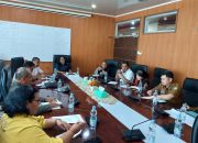 Kepsek PGRI Terisak-isak di DPRD Medan, Mengadu soal Larangan Penggunaan Gedung Sekolah Negeri