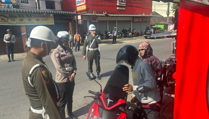 Polres Sibolga Gelar Razia untuk Tingkatkan Kesadaran Berlalu Lintas dalam Ops Keselamatan Toba 2025