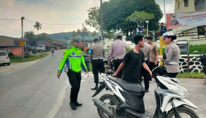 Hari ke Lima, Ops Keselamatan Toba 2025, Polres Pakpak Bharat Terus Gedor Kedisiplinan Masyarakat dalam Berlalu Lintas