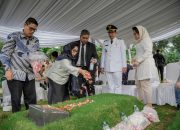 Wali Kota Medan Rico Waas Ziarah ke Makam Ayahanda Usai Dilantik