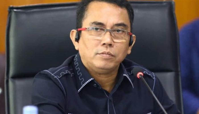 Warga Titi Papan Was-was, PLN Pasang Kabel Listrik Dari Rumah ke Rumah Tanpa Tiang