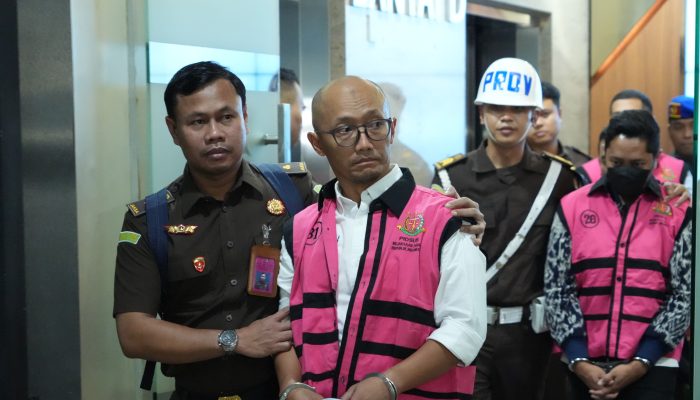 Penyidik JAM PIDSUS Tetapkan dan Tahan 7 Tersangka Tindak Pidana Korupsi dalam Tata Kelola Minyak Mentah PT Pertamina