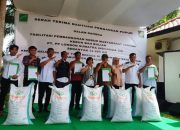 Lonsum Kebun Bah Bulian Salurkan 31.250 Kg Pupuk untuk Petani di Simalungun