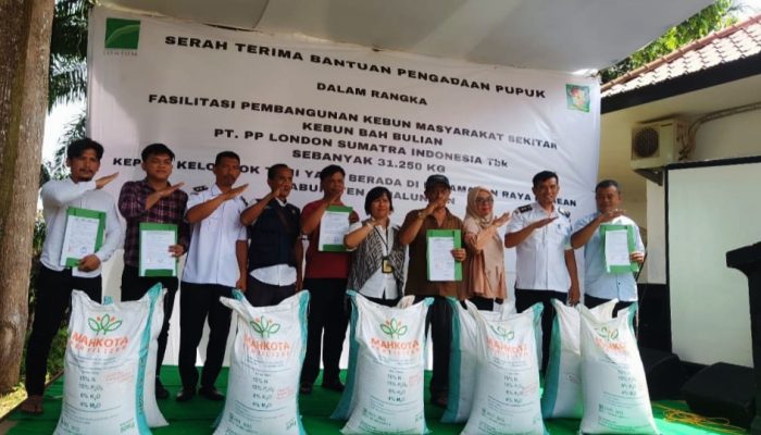 Lonsum Kebun Bah Bulian Salurkan 31.250 Kg Pupuk untuk Petani di Simalungun