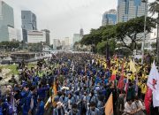 Mahasiswa Gelar Aksi #IndonesiaGelap, “Kami Dididik Berpikir, Bukan Siap Pak!”