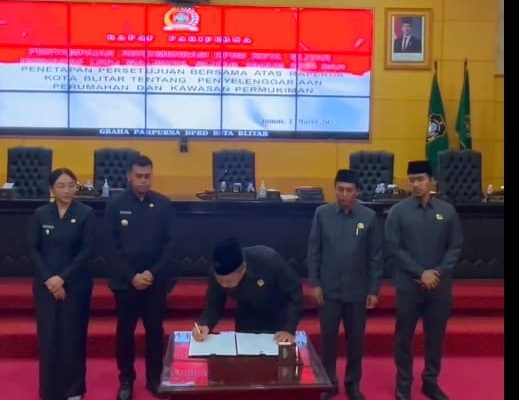 DPRD Kota Blitar Gelar Rapat Paripurna dengan Agenda Penyampaian Rekomendasi dan Penetapan Raperda