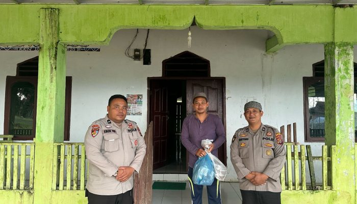 Jalani Puasa Ramadhan 1446 H / 2025 M Sepekan Polsek Sukaramai Bagi – Bagi Takjil Ke BKM/Marbot Mesjid