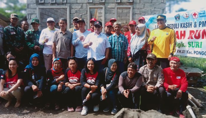 Bupati Blitar Rijanto Hadiri Bedah Rumah di Desa Kawedusan