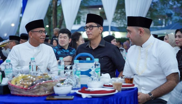 Ribuan Relawan Rico-Zaki dan Alumnus Sekolah Bersilaturahmi dan Buka Puasa Bersama Wali Kota Medan