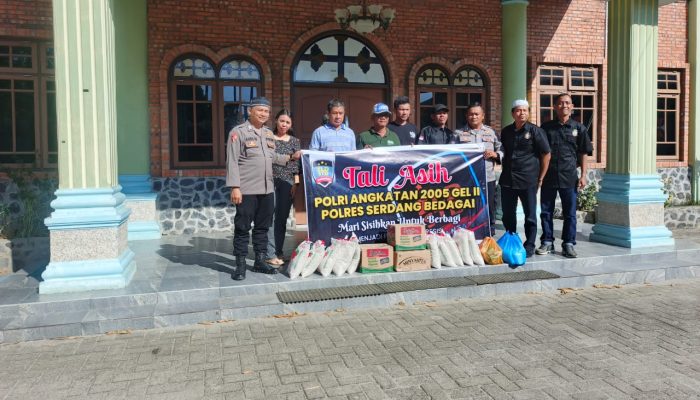 Angkatan ZLD Polres Sergai Berbagi Ramadhan ke Ponpes Zakiyun Najah dan Gereja Katolik Sei Rampah