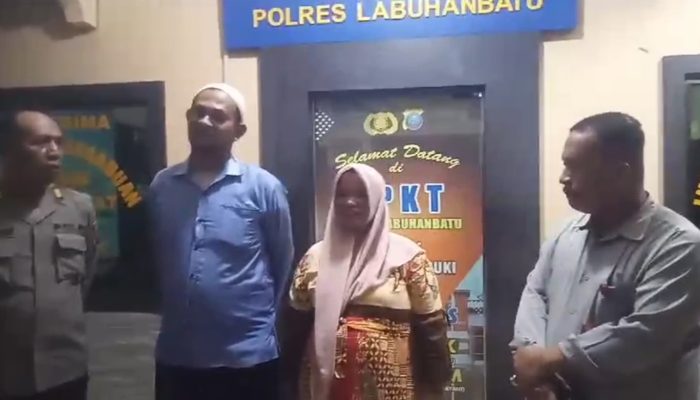 Polres Labuhanbatu Wujudkan Keinginan Ibu Hamil Ingin Naik Mobil Polisi
