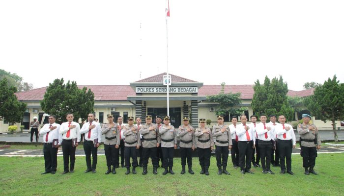 Kinerja Melebihi Ekspektasi, Kapolres Sergai Berikan Piagam Penghargaan kepada 14 Anggota Satres Narkoba