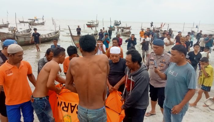 Nelayan Asal Deli Serdang TewasTersambar Petir di Laut