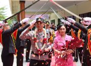 Jejakkan Kaki di Mapolres Pakpak Bharat, AKBP Pebriandi Haloho Disambut Tarian Adat