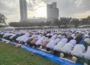 Walikota Medan Bersama Ribuan Masyarakat Salat Ied di Lapangan Merdeka