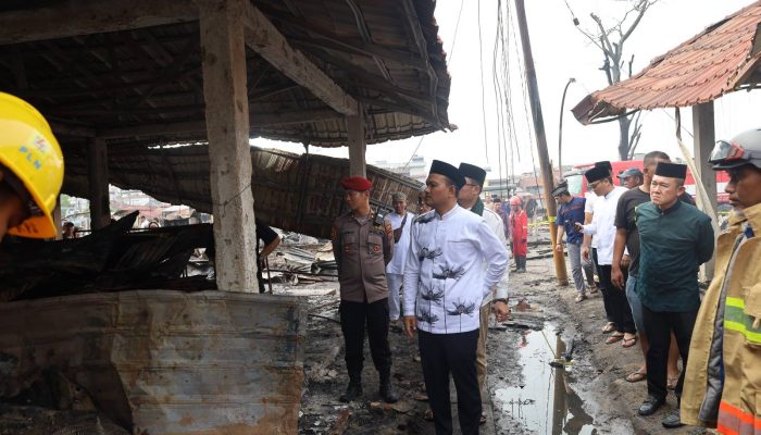 Wali Kota dan Wakil Wali Kota Tanjungbalai Kunjungi Pasar Monza yang Diduga Dibakar, Sampaikan Keprihatinan