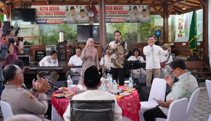 Open House Hari Raya Idulfitri di Kediaman Wakil Wali Kota Medan, Rico Wass Dendangkan Dua Buah Lagu 
