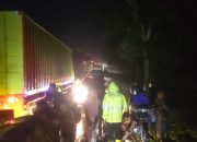 Polres Labuhanbatu Pengaturan Arus Lalulintas  Pasca Genangan Air  di Jalinsum