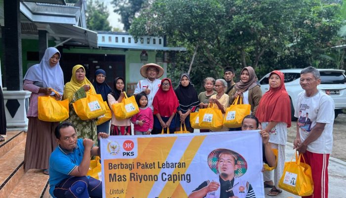 Riyono Caping Bagikan 1300 Paket Lebaran untuk Kader dan Relawan PKS