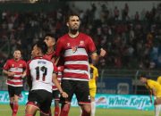 Bertahan di Kasta Tertinggi:Madura United Taklukkan Persik Kediri 2-1, Menjauh dari Zona Degradasi