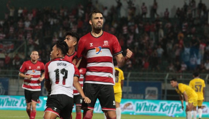 Bertahan di Kasta Tertinggi:Madura United Taklukkan Persik Kediri 2-1, Menjauh dari Zona Degradasi