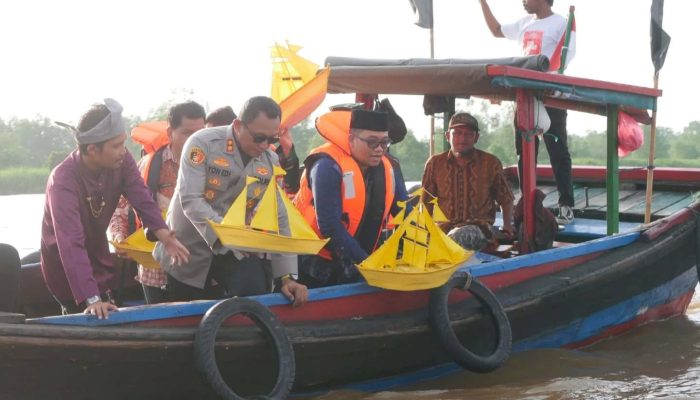 Wakil Wali Kota Tanjungbalai Hadiri Ritual Budaya Menebar Hanyut Lancang dalam Festival Batalangke