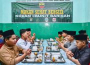 Anak Panti Asuhan Jamiyatul Washliyah dan Aceh Sepakat Darul Aitam Medan Terima Makan Sehat Bergizi Program Kodam I/BB