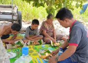 Di Bawah Pohon Mangga, Pasangan Lansia Bertahan Hidup Dengan Sisa Beras dan Harapan