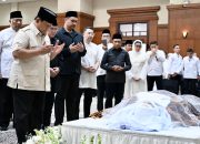 Prabowo Melepas Sang Guru Pencak Silat ke Peristirahatan Terakhir