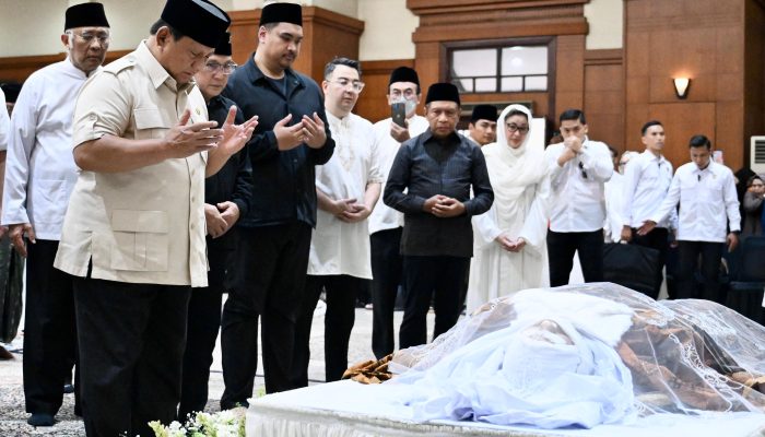 Prabowo Melepas Sang Guru Pencak Silat ke Peristirahatan Terakhir