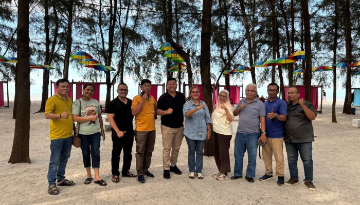 Ketua SMSI Sumut Minta Evaluasi Kepengurusan Sergai Saat Kunjungi Pantai Romantis