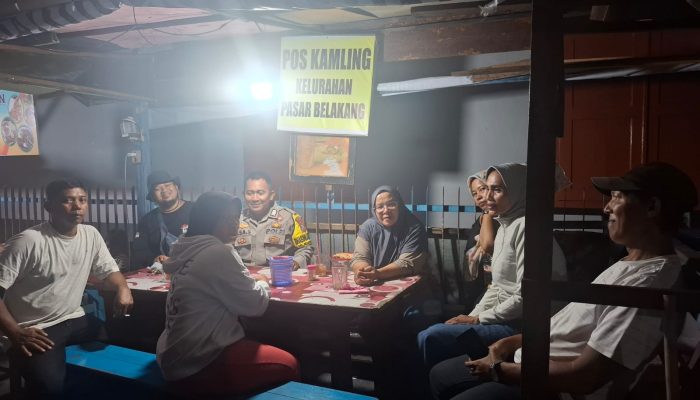 Cek Pos Kamling, Polisi Sosialisasi Call Center 110 dan Ajak Warga Lawan Premanisme