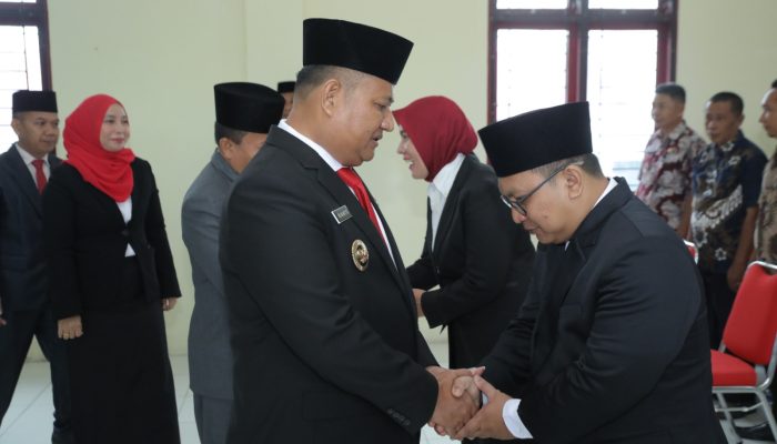 Wakil Bupati Lantik Dua Pejabat Disdukcapil Asahan