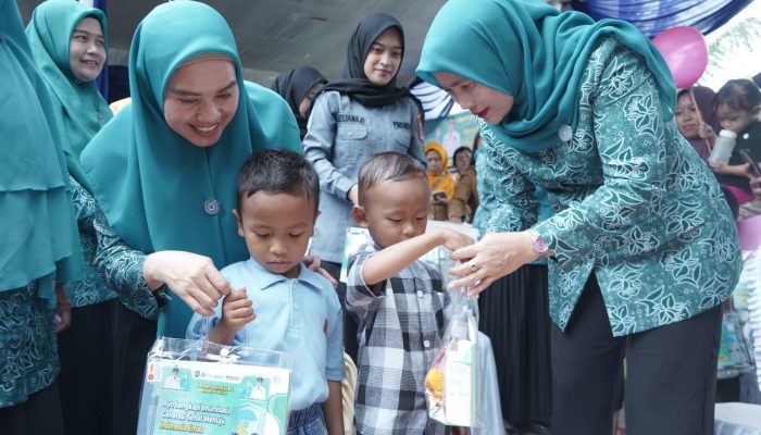 Ketua Tim Pembina Posyandu Asahan Tinjau Launching Pekan Imunisasi Dunia