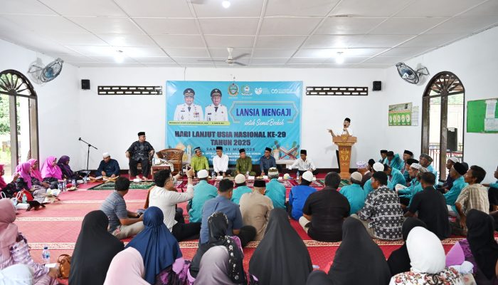 Lansia Mengaji di Binjai, Pemprov Sumut Peringati Hari Lanjut Usia Nasional