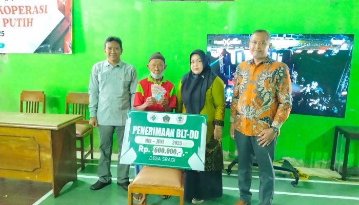 BLT Dana Desa Mengalir ke Warga Desa Sragi