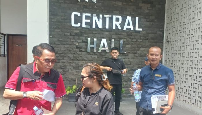 Ballroom Berdiri, Izin Belum Ada