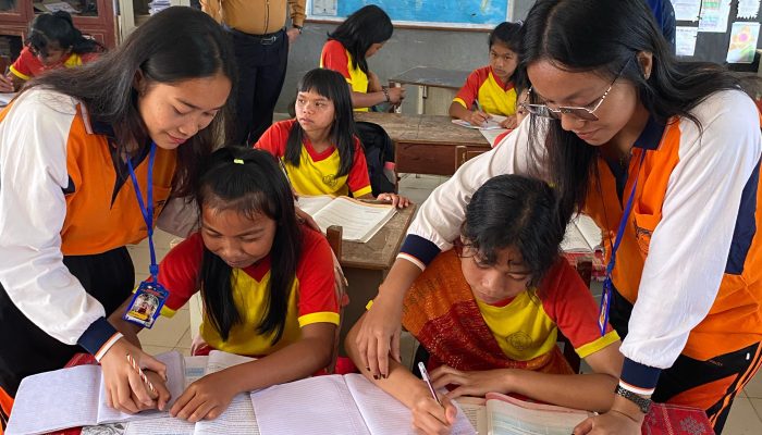 Mahasiswa PGSD Gerakkan Literasi di SDN 006 Humbahas